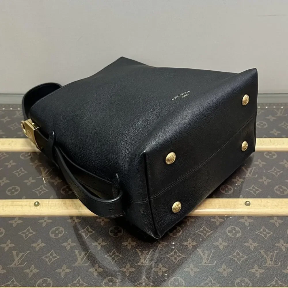 Louis Vuitton Women Pre-Loved Bag Very Good Condition